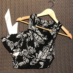 2/$30- Vero Moda floral sleeveless top